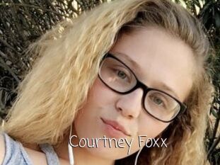 Courtney_Foxx