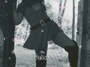 Julia6902