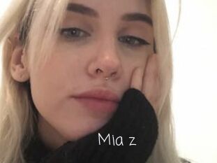 Mia_z