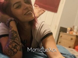 MoniqueXox